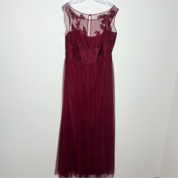 David's Bridal Size 26 Sleeveless Embroidered Soft Net Bridesmaid Dress F20122 - Picture 3 of 9